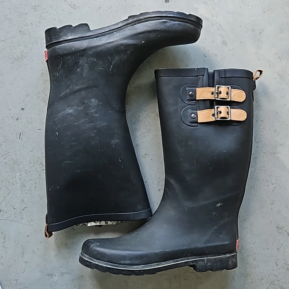Black rubber Chooka rainboots size 9